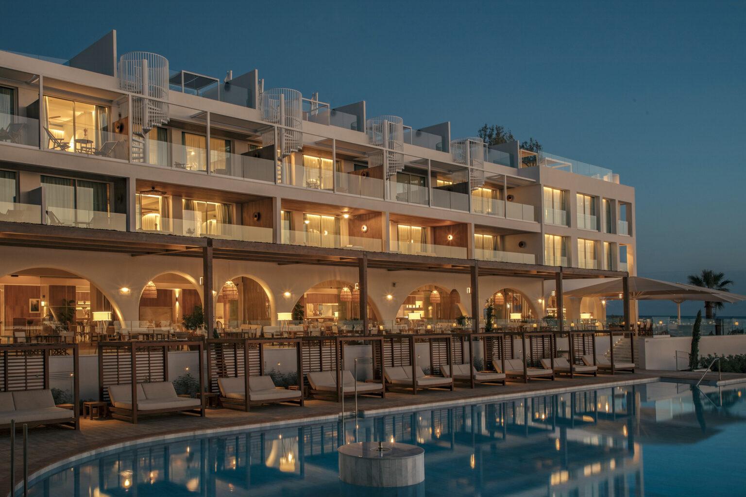 305GranMeliaVillaLeBlanc-Pool night